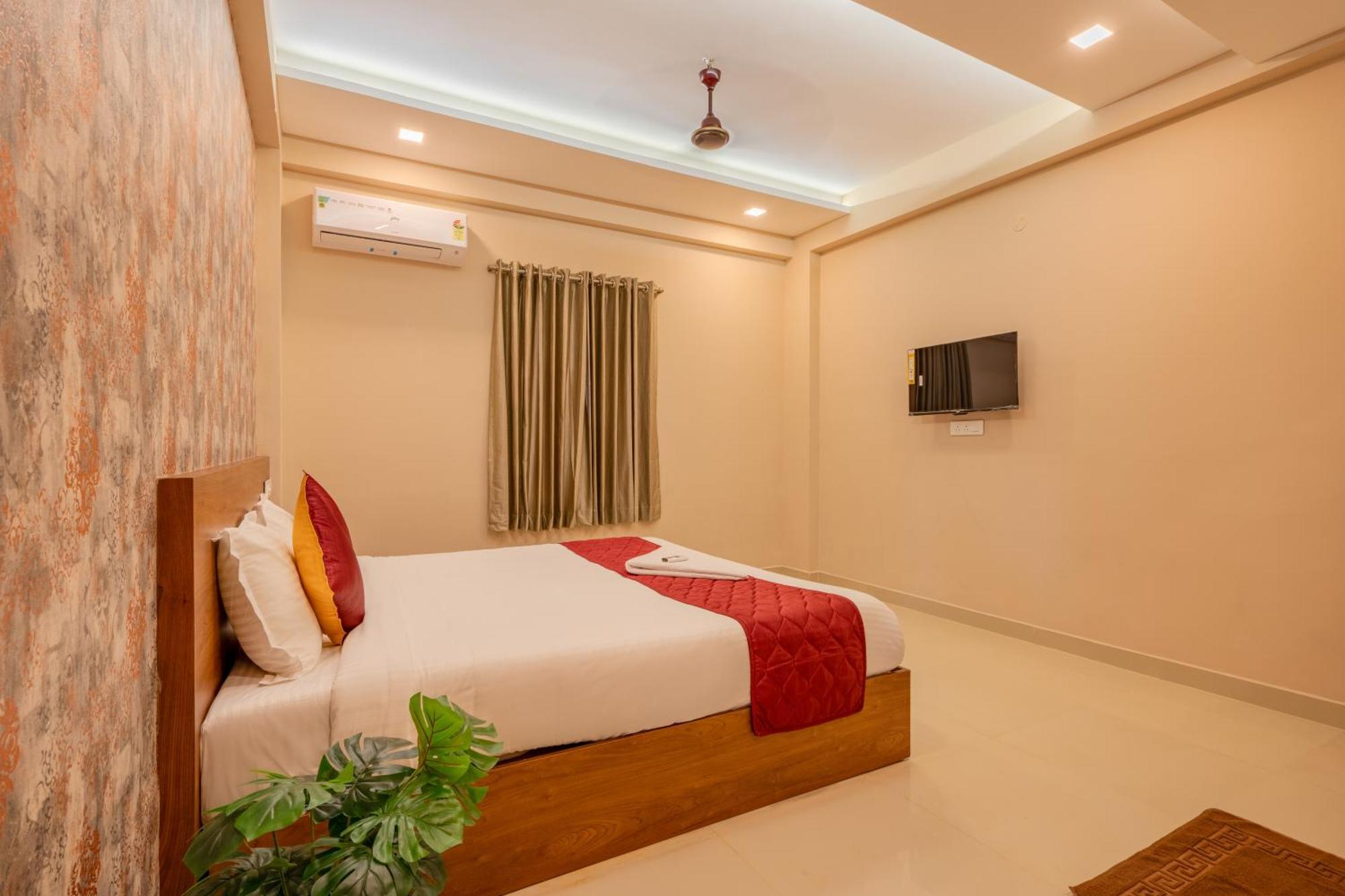 Yaad Residency Hotel Kochi Exterior photo