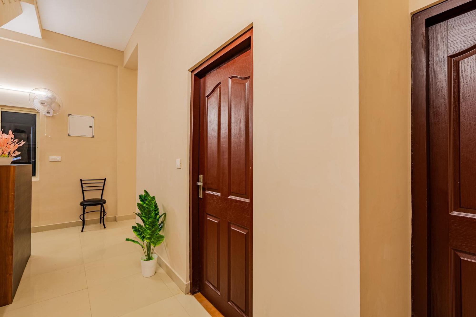 Yaad Residency Hotel Kochi Exterior photo