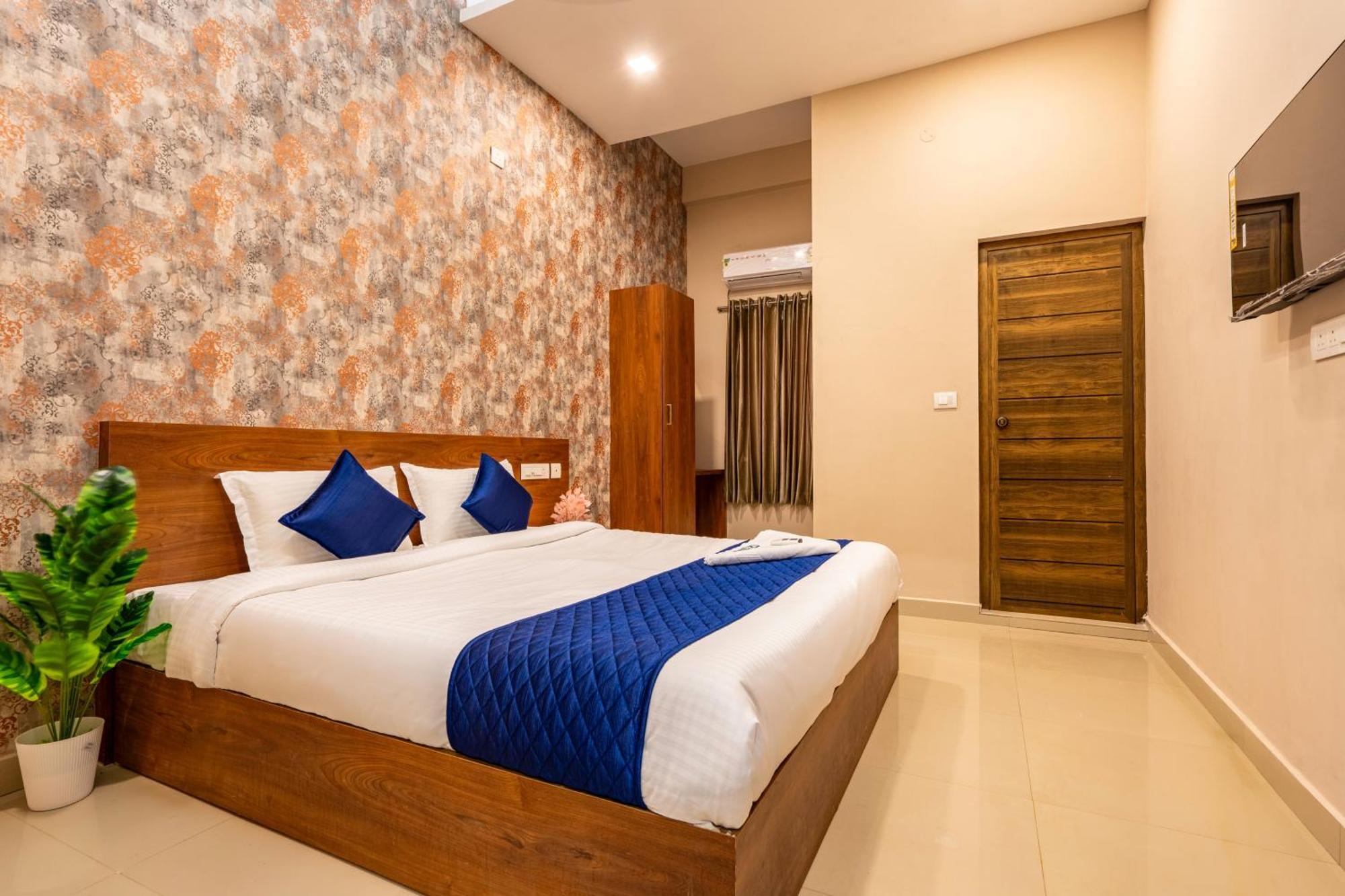 Yaad Residency Hotel Kochi Exterior photo